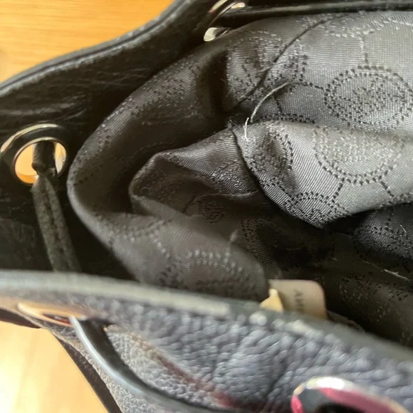 Michael Michael Kors Large Jules Black Bucket Bag - Picture 11 of 16